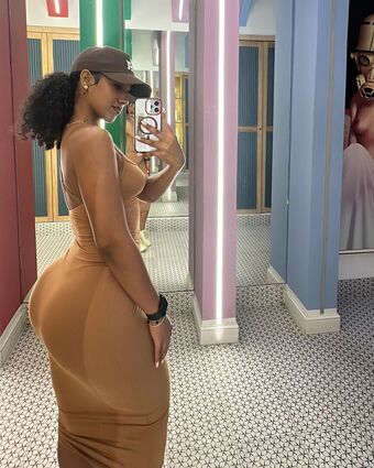 Isaury Calvo Naakte Lekken OnlyFans Foto 10