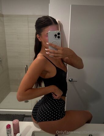 itsellableu Naakte Lekken OnlyFans Foto 19
