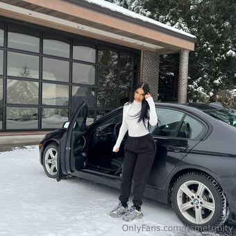 itsmetrinity Naakte Lekken OnlyFans Foto 7