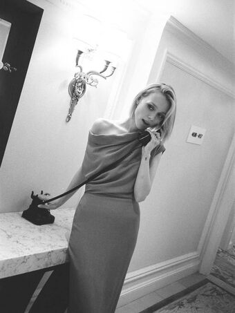 Ivanna Sakhno Naakte Lekken OnlyFans Foto 58