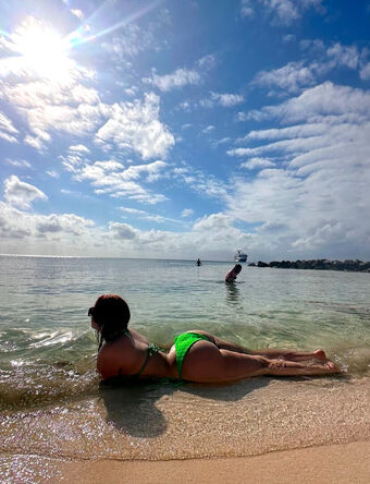 Janine Chavez Naakte Lekken OnlyFans Foto 2