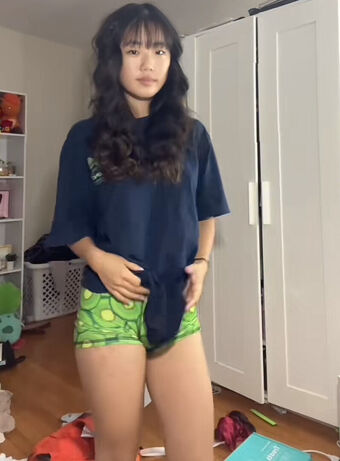 jinyasmr Naakte Lekken OnlyFans Foto 24
