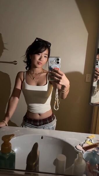 jinyasmr Naakte Lekken OnlyFans Foto 35