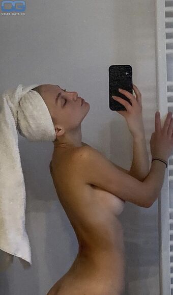 juliawulf Naakte Lekken OnlyFans Foto 15