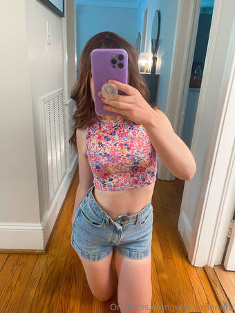 junecassandra Naakte Lekken OnlyFans Foto 27