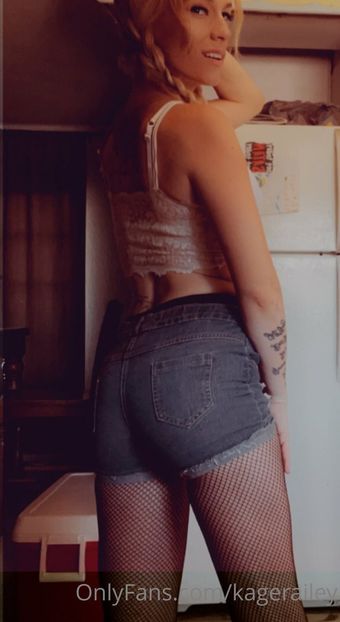 kagerailey Naakte Lekken OnlyFans Foto 3