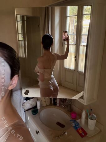 Katrin Korableva Naakte Lekken OnlyFans Foto 215