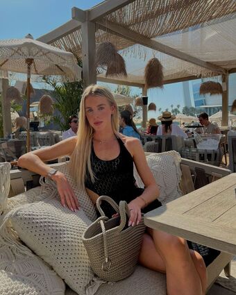 Keely Hodginkinson Naakte Lekken OnlyFans Foto 3