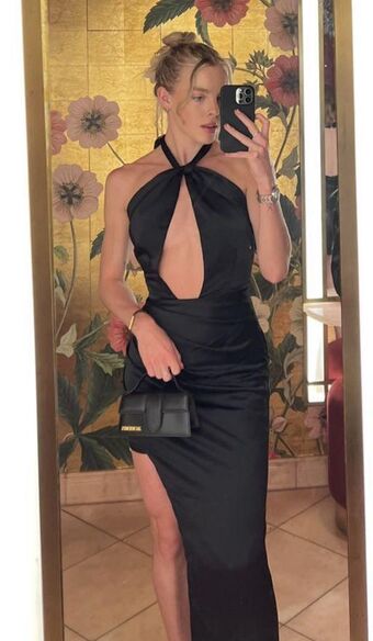 Keely Hodginkinson Naakte Lekken OnlyFans Foto 5