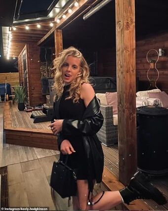 Keely Hodginkinson Naakte Lekken OnlyFans Foto 9
