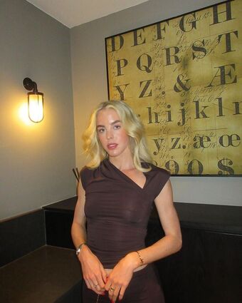 Keely Hodginkinson Naakte Lekken OnlyFans Foto 14