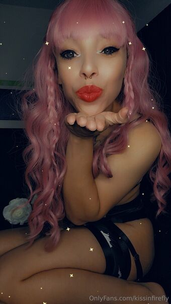 kissinfirefly