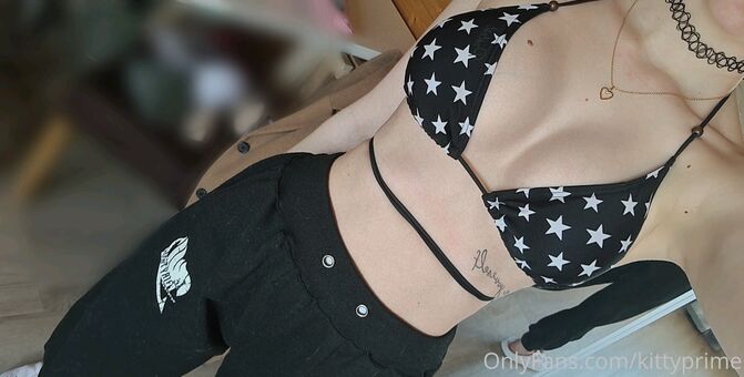 KittenPrime Naakte Lekken OnlyFans Foto 3
