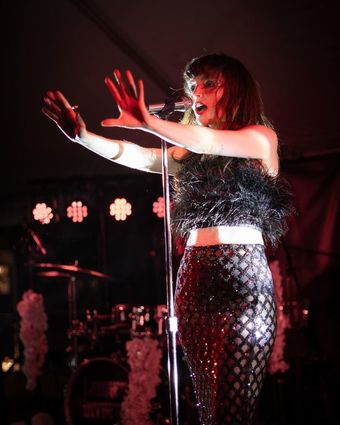 Lauren Mayberry Naakte Lekken OnlyFans Foto 123