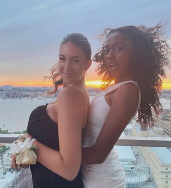 Leilani Azalea Naakte Lekken OnlyFans Foto 36