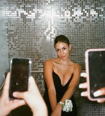 Leilani Azalea Naakte Lekken OnlyFans Foto 37