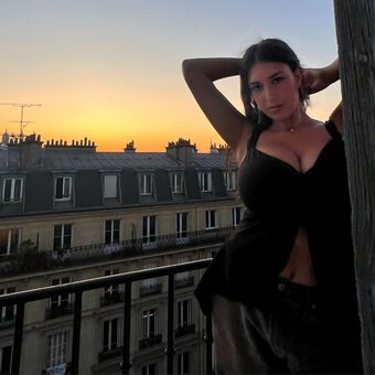 Leilani Azalea Naakte Lekken OnlyFans Foto 39