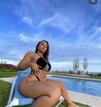 Lele Dev Naakte Lekken OnlyFans Foto 3
