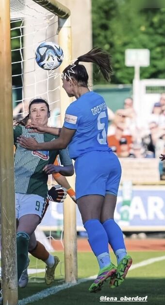 Lena Oberdorf Naakte Lekken OnlyFans Foto 35