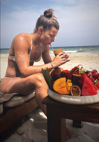 Lena Oberdorf Naakte Lekken OnlyFans Foto 44