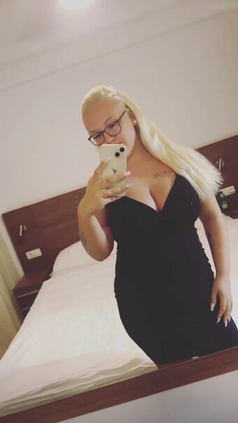 lenakpl23 Naakte Lekken OnlyFans Foto 27