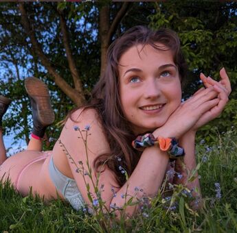 Leonireizend Naakte Lekken OnlyFans Foto 1