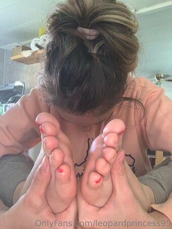 leopardprincess95 Naakte Lekken OnlyFans Foto 3