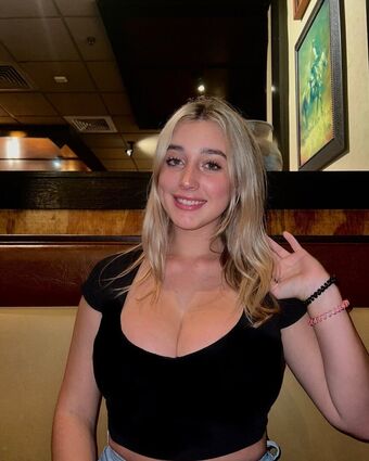 Lexi Ray Naakte Lekken OnlyFans Foto 22