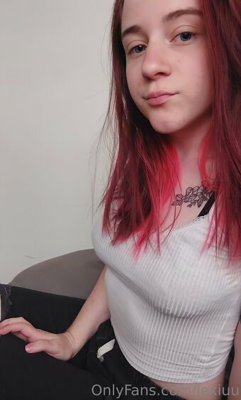 lexiuu Naakte Lekken OnlyFans Foto 15