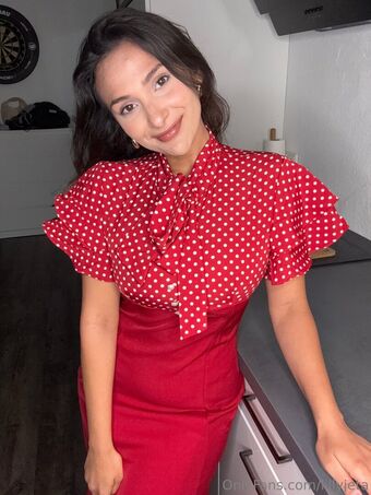 lillyjeta Naakte Lekken OnlyFans Foto 14