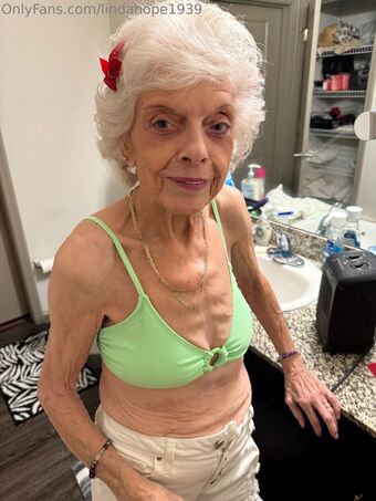 lindahope1939 Naakte Lekken OnlyFans Foto 77