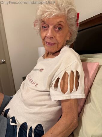 lindahope1939 Naakte Lekken OnlyFans Foto 78