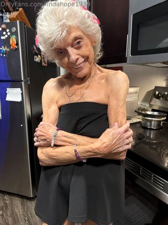 lindahope1939 Naakte Lekken OnlyFans Foto 82
