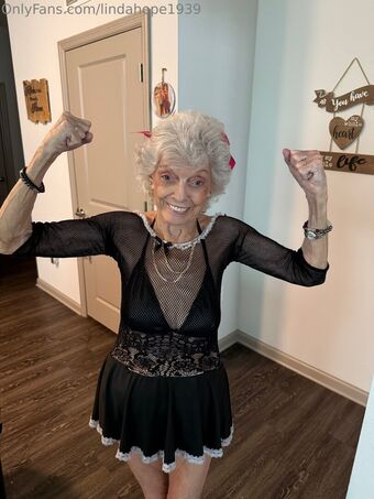 lindahope1939 Naakte Lekken OnlyFans Foto 84
