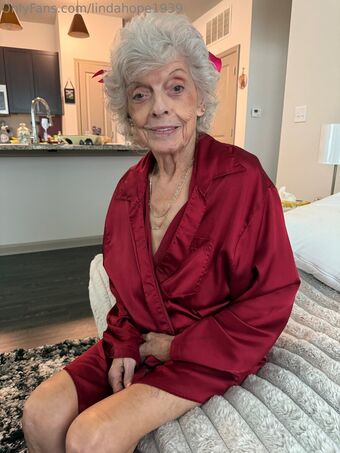 lindahope1939 Naakte Lekken OnlyFans Foto 87