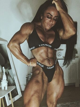 Lisafbb Naakte Lekken OnlyFans Foto 3