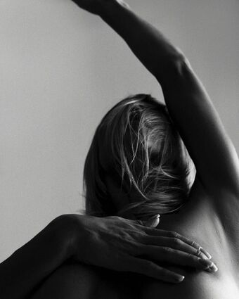 Liya Odesskaya Naakte Lekken OnlyFans Foto 10