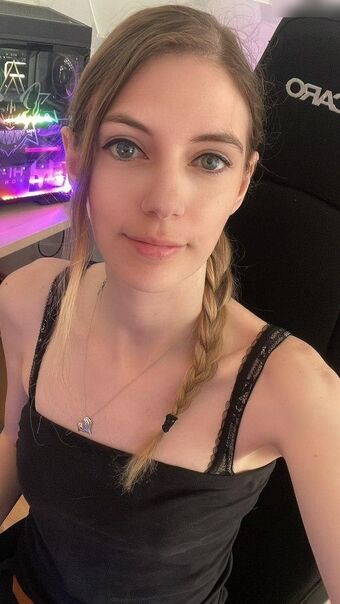 Lory Naakte Lekken OnlyFans Foto 13