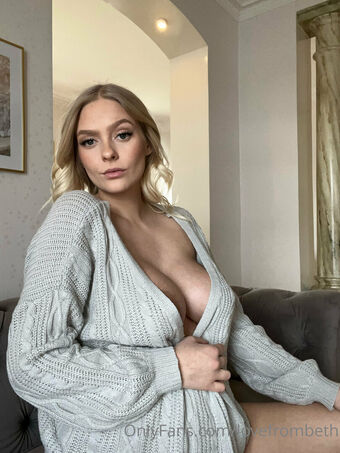 Lovefrombeth Naakte Lekken OnlyFans Foto 17