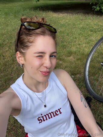 luna_com Naakte Lekken OnlyFans Foto 9