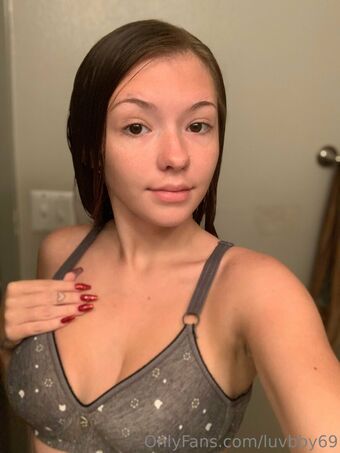 luvbby69 Naakte Lekken OnlyFans Foto 29