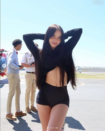 lyna_com2000