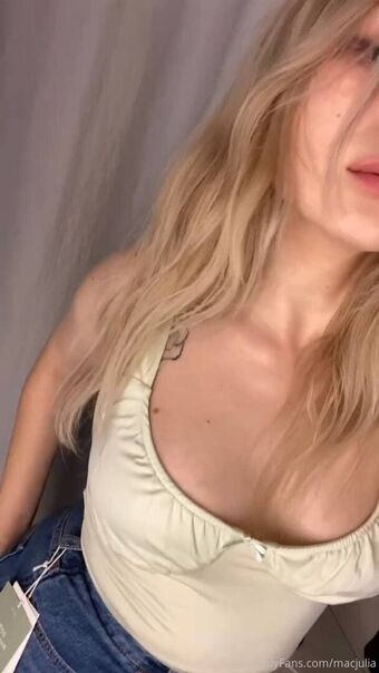 macjulia Naakte Lekken OnlyFans Foto 2