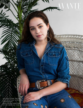 Mary Mouser Naakte Lekken OnlyFans Foto 4