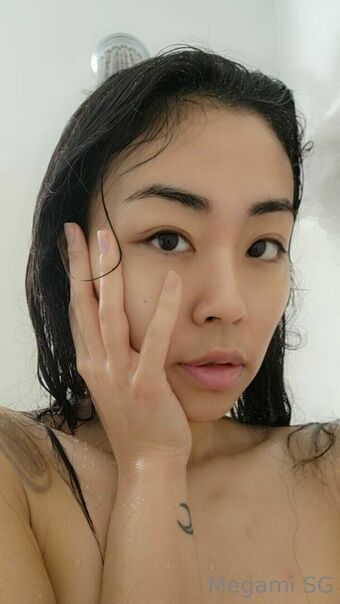 megami Naakte Lekken OnlyFans Foto 16