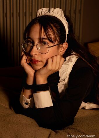 Memi_ Naakte Lekken OnlyFans Foto 1