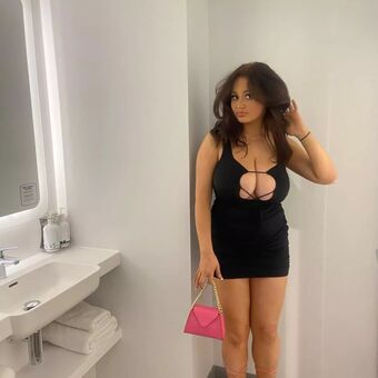 Mia Ely Naakte Lekken OnlyFans Foto 2