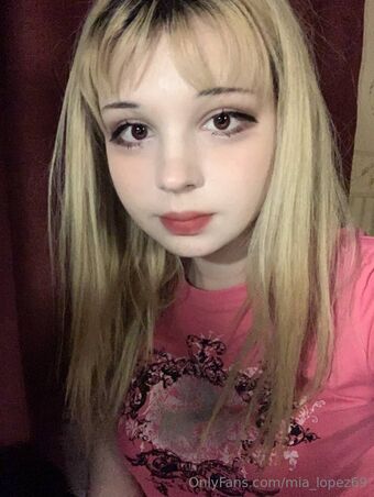 mia_lopez69