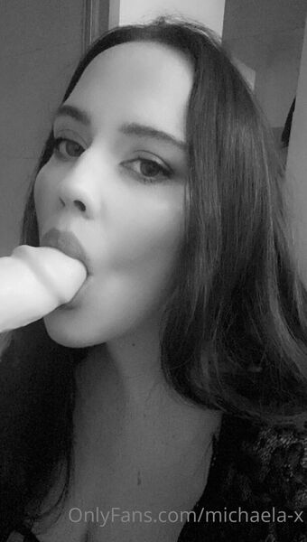 michaela-x Naakte Lekken OnlyFans Foto 20