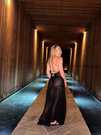 Michelle Andrezza Naakte Lekken OnlyFans Foto 6